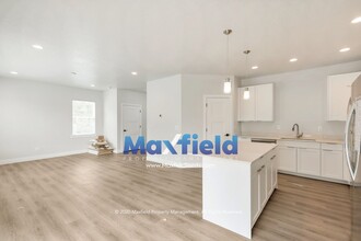 313 N Tidwell Dr. in North Salt Lake, UT - Building Photo - Building Photo