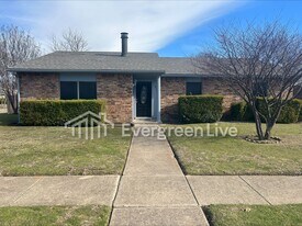 9546 Sophora Dr in Dallas, TX - Building Photo