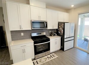 3447 Covilha Ln in Henderson, NV - Building Photo - Building Photo