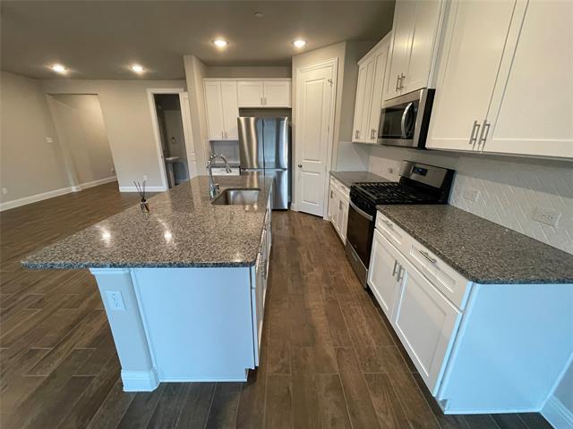 560 Hutchinson Ln in Lewisville, TX - Building Photo - Building Photo