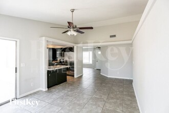 8038 W Wethersfield Rd in Peoria, AZ - Building Photo - Building Photo
