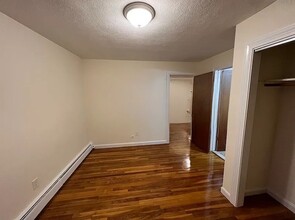 180 North Beacon St, Unit 11 in Boston, MA - Foto de edificio - Building Photo