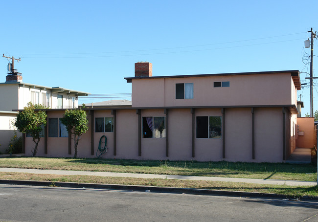 420 Canterbury St in Oxnard, CA - Foto de edificio - Building Photo