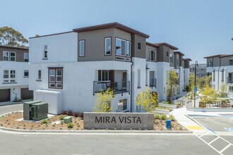 Mira Vista in San Diego, CA - Building Photo - Building Photo