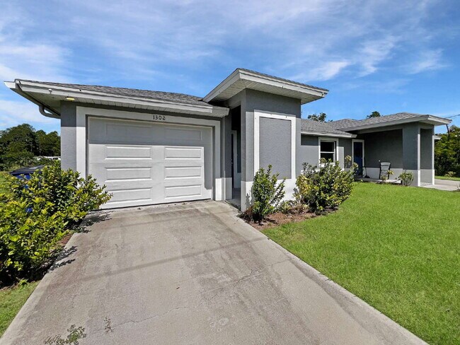 1306 W 12th St in Lehigh Acres, FL - Building Photo - Building Photo