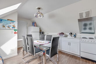 2135 N Menard Ave in Chicago, IL - Building Photo - Building Photo