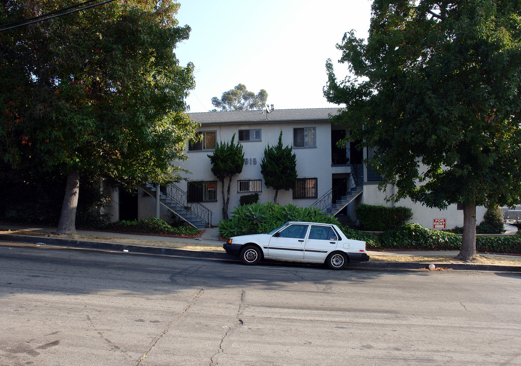 915 Glenway Dr in Inglewood, CA - Building Photo