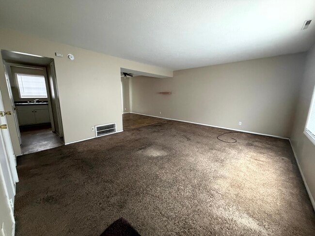 2808 Hickory Rd in Mishawaka, IN - Building Photo - Building Photo