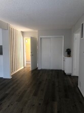 Woodhaven Apartments in Van Nuys, CA - Building Photo - Building Photo