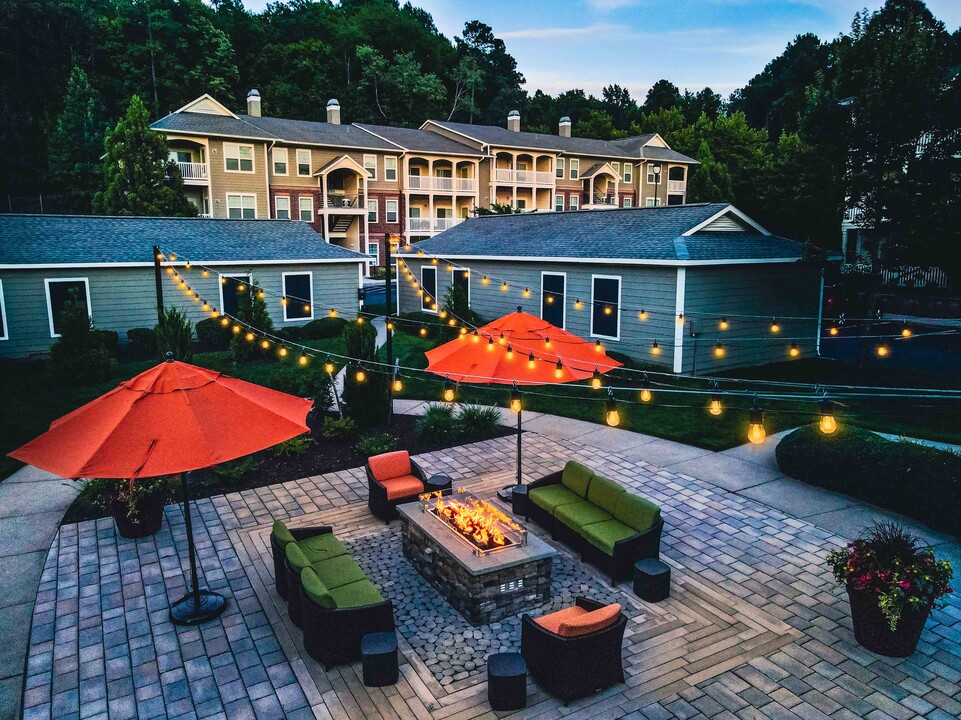 Creek's Edge at Stony Point in Richmond, VA - Building Photo