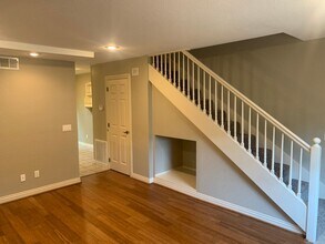 1376 Oakland Ave in Fayetteville, AR - Foto de edificio - Building Photo