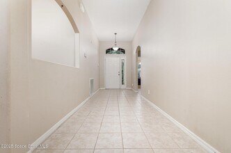 936 Tavernier Cir NE in Palm Bay, FL - Building Photo - Building Photo
