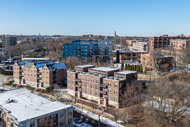 Cityview in Milwaukee, WI - Foto de edificio - Building Photo