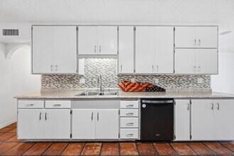 8639 E Virginia Ave in Scottsdale, AZ - Building Photo - Building Photo