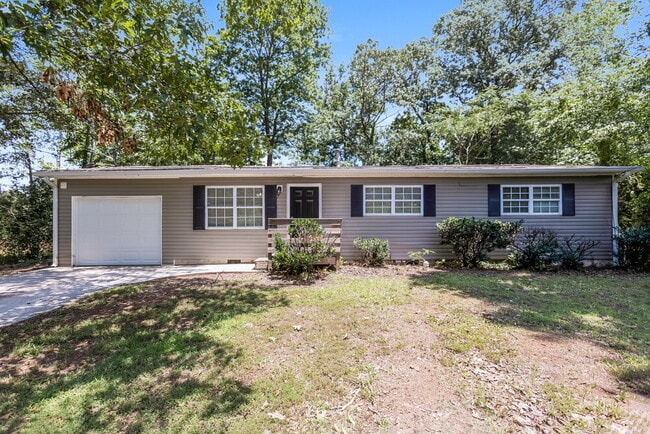 property at 4703 Rambling Rd NE