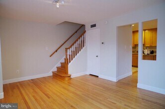 6956 Westhampton Dr in Alexandria, VA - Building Photo - Building Photo