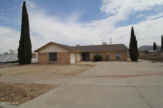 3406 Moonlight Ave in El Paso, TX - Building Photo - Building Photo
