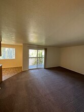 3164 Evergreen Ave NE in Salem, OR - Foto de edificio - Building Photo