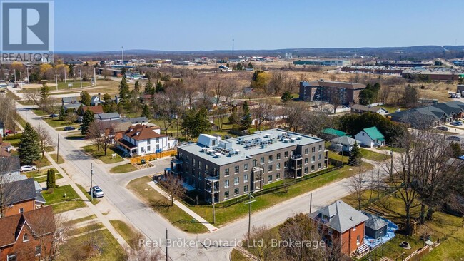 1723-1723 8th Ave E in Owen Sound, ON - Building Photo - Building Photo