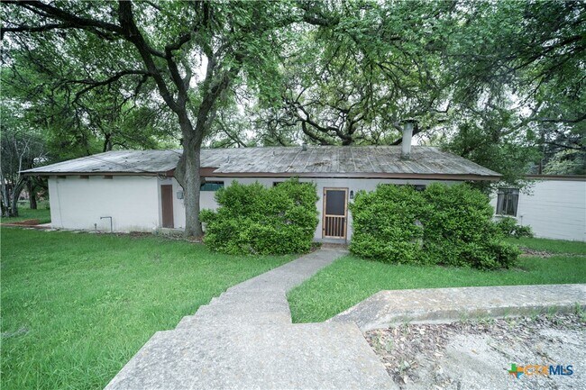 775 S Loop St in San Marcos, TX - Building Photo - Building Photo