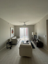 3773 Bird Rd in Miami, FL - Foto de edificio - Building Photo