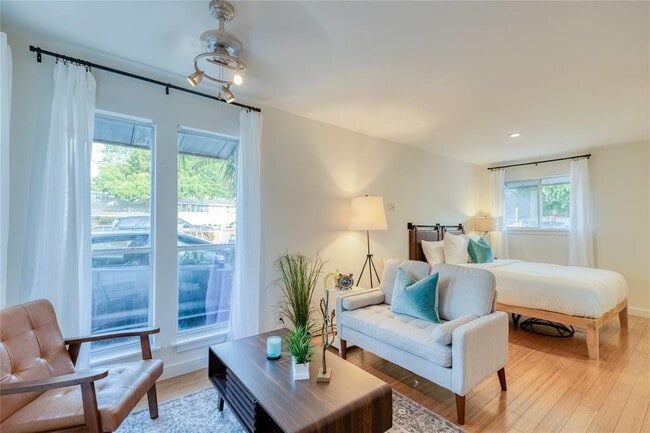 property at 2526 Durwood St