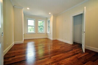 74 Browne St, Unit 2 in Brookline, MA - Building Photo - Building Photo