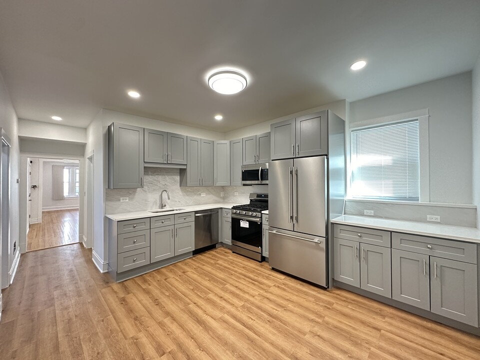 3713 W Belmont Ave, Unit J08P in Chicago, IL - Foto de edificio