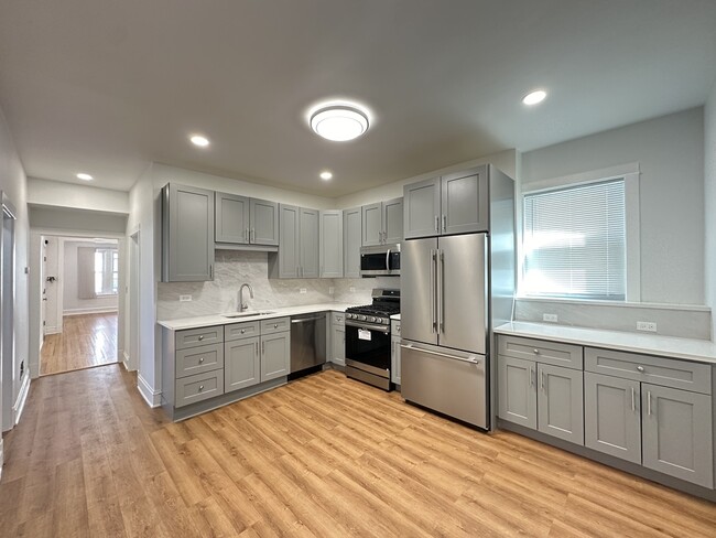 3713 W Belmont Ave, Unit J08P
