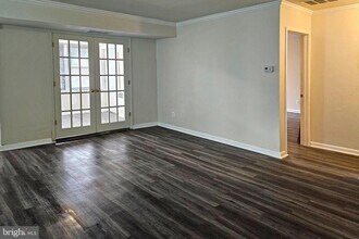 9639 White Acre Rd in Columbia, MD - Building Photo - Building Photo