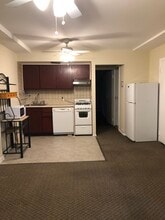 24207-1 Jamaica Ave, Unit 1st Floor in Bellerose, NY - Foto de edificio - Building Photo