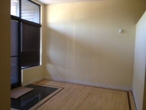 One South Leavitt in Chicago, IL - Building Photo - Building Photo