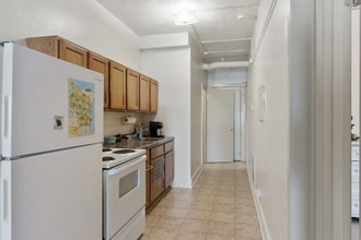 2311 W Wisconsin Ave in Milwaukee, WI - Foto de edificio - Building Photo