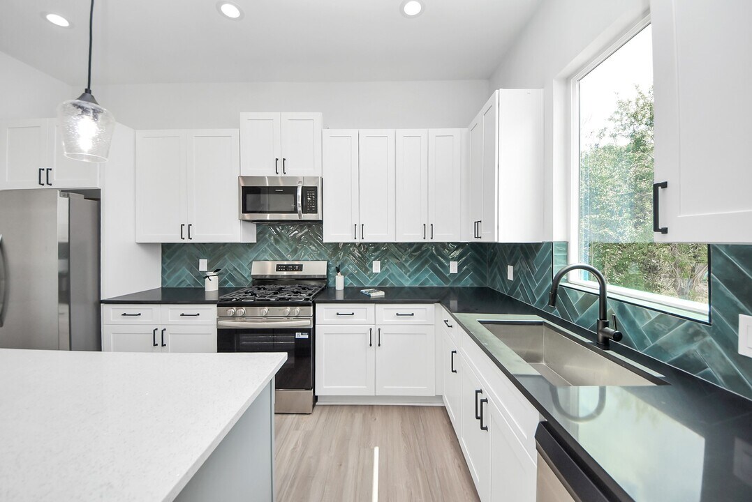 5304 Kindred Gdn Ln in Houston, TX - Foto de edificio