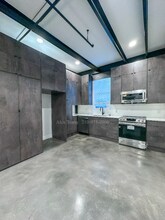 630 Montana St-Unit -203 in San Antonio, TX - Building Photo - Building Photo