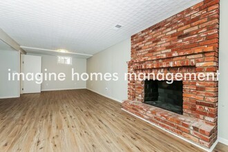 8916 N Grand Ave in Kansas City, MO - Foto de edificio - Building Photo