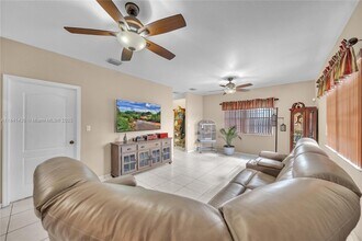 7565 N Augusta Dr in Hialeah, FL - Building Photo - Building Photo