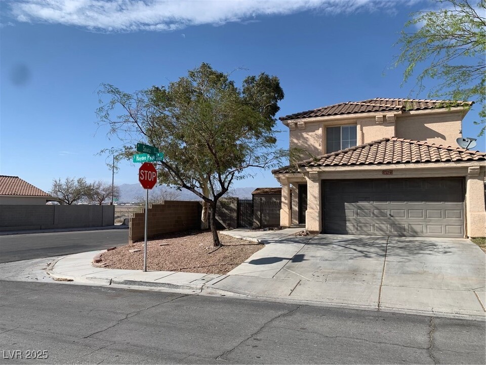 6512 Hayden Peak Ln in Las Vegas, NV - Building Photo