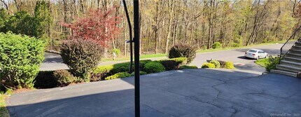30 Basking Brook Rd in Shelton, CT - Building Photo - Building Photo