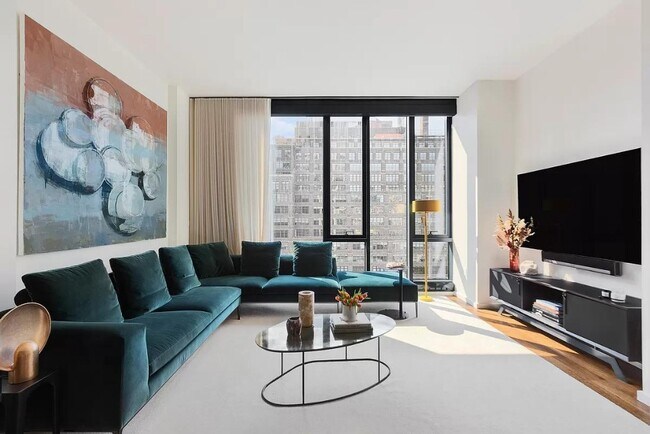 476 Broadway