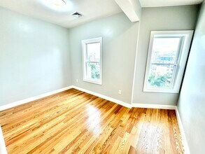 190 Hillside St, Unit 2 in Boston, MA - Foto de edificio - Building Photo