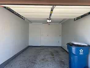 3913 Grass Valley Pl in Las Vegas, NV - Foto de edificio - Building Photo