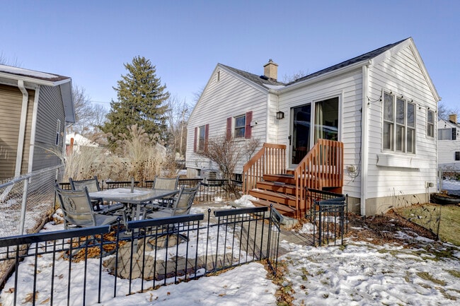 3621 Dennett Dr in Madison, WI - Foto de edificio - Building Photo