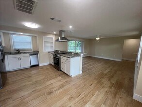 309 Salem Ave NW in Port Charlotte, FL - Building Photo - Building Photo