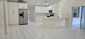 1488 Fairway Cir in Greenacres, FL - Building Photo