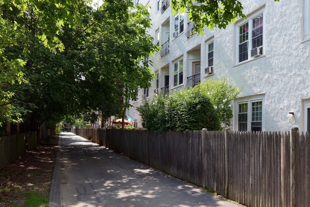 Townhouse Apartments Whitman, MA Apartments