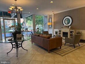 10570 Main St in Fairfax, VA - Building Photo - Building Photo