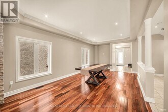 111 Lealinds Rd in Vaughan, ON - Building Photo - Building Photo
