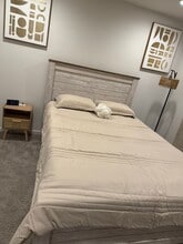 6043 Sullins Rd in Charlotte, NC - Foto de edificio - Building Photo