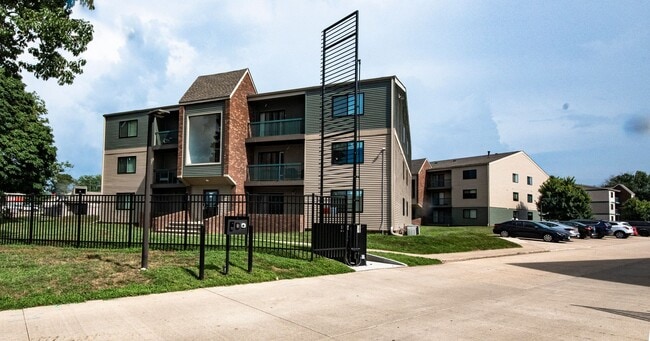 Stonegate Village by Royse + Brinkmeyer in Champaign, IL - Building Photo - Building Photo